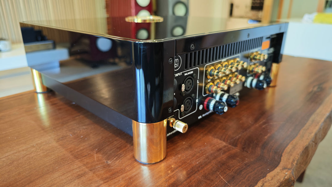 MBL N51 Integrated Amplifier in Gloss Black & Gold w Box EXCELLENT
