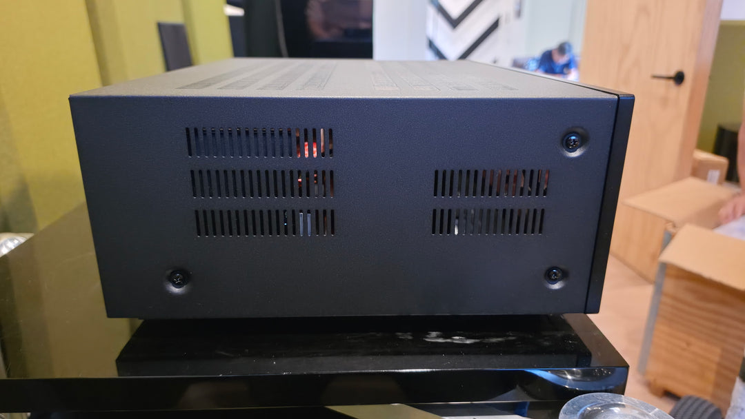 Anthem AVM 90 AVM-90 Preamplifier in Black w Box EXCELLENT