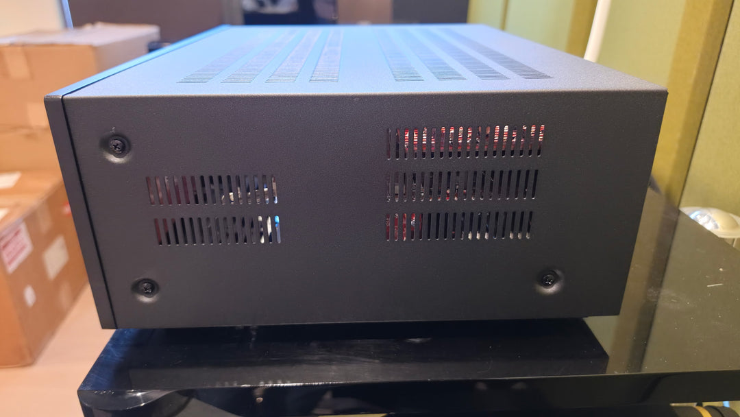Anthem AVM 90 AVM-90 Preamplifier in Black w Box EXCELLENT