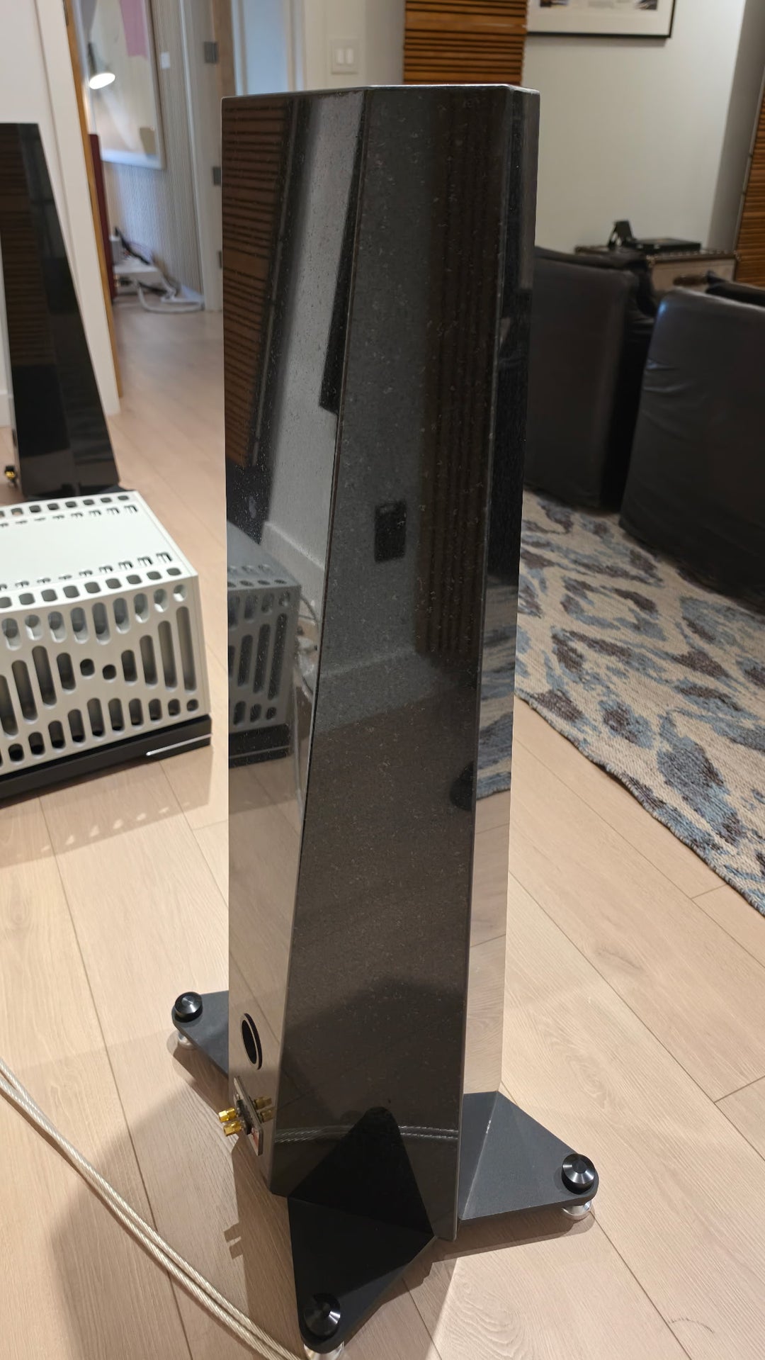 Acora Acoustics SRC-2 Full-Range Speakers in Nero Assoluto Black Granite w Crates EXCELLENT STORE DEMO