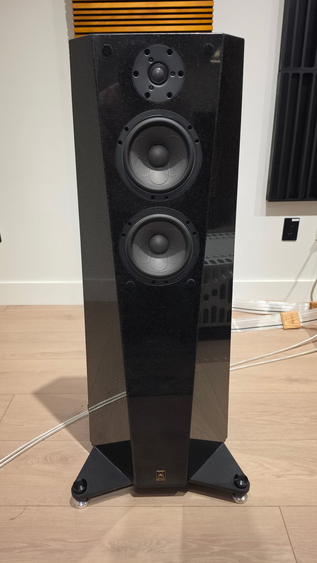 Acora Acoustics SRC-2 Full-Range Speakers in Nero Assoluto Black Granite w Crates EXCELLENT STORE DEMO