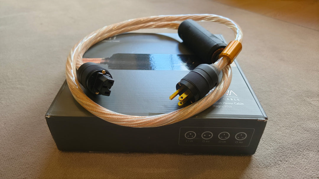 ifi Silent Power Supernova Active Noise Cancellation Power Cable C13 15amp 1M w Box EXCELLENT