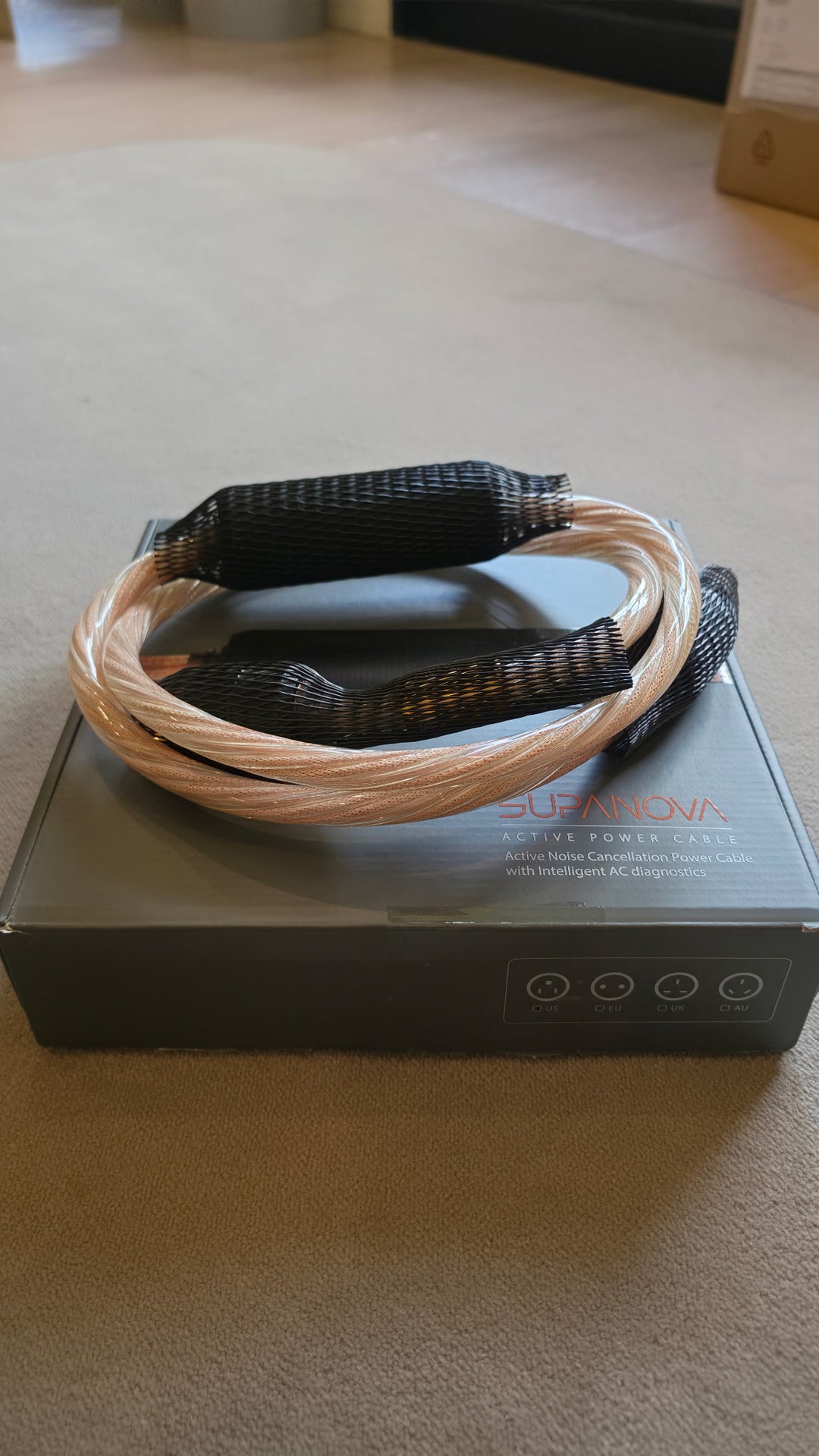ifi Silent Power Supernova Active Noise Cancellation Power Cable C13 15amp 1M w Box EXCELLENT