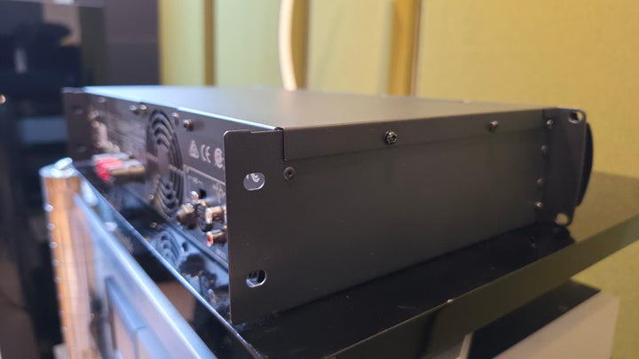 Crown Audio XLS 2502 2-Channel Class D Power Amplifier in Black w Box EXCELLENT