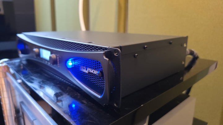 Crown Audio XLS 2502 2-Channel Class D Power Amplifier in Black w Box EXCELLENT