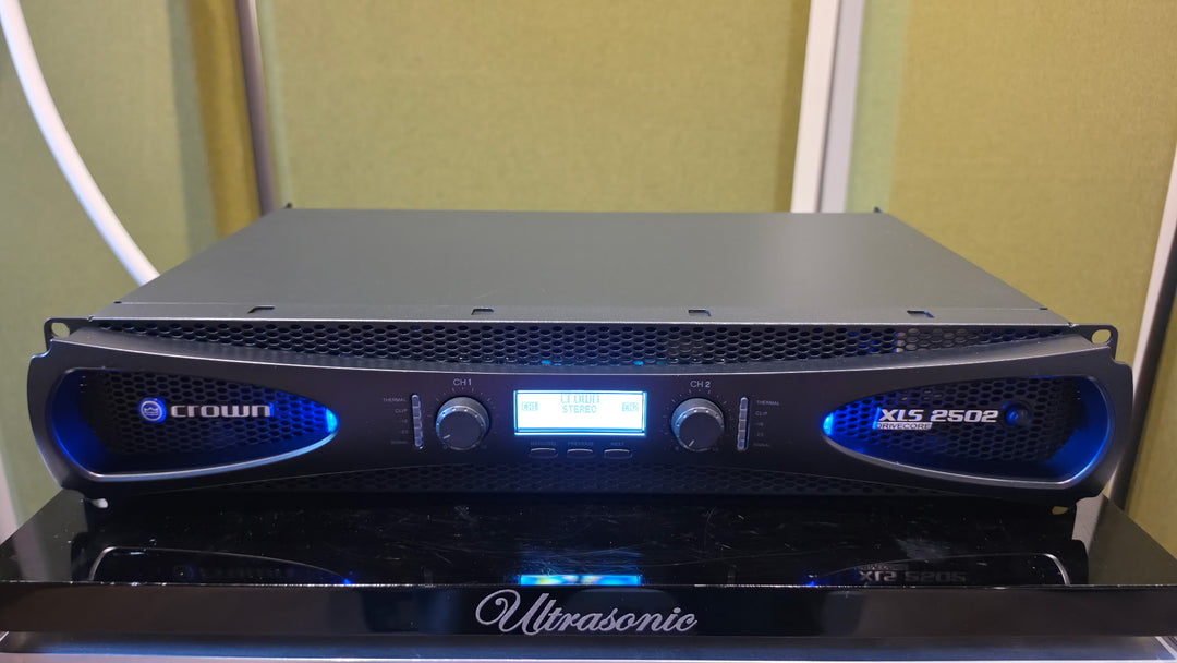 Crown Audio XLS 2502 2-Channel Class D Power Amplifier in Black w Box EXCELLENT