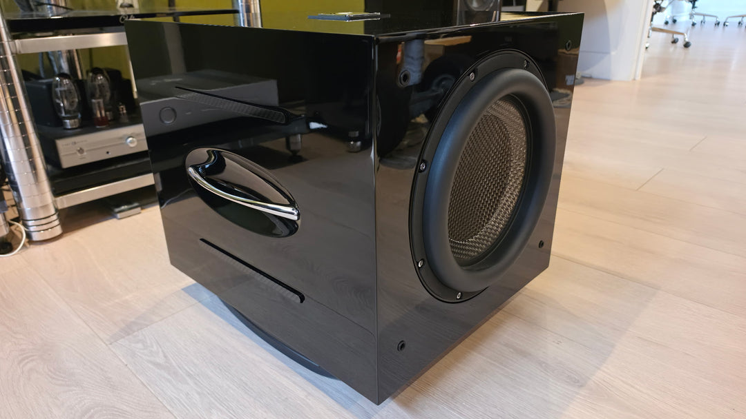 REL Acoustics Carbon Special Subwoofer in Gloss Black w Grill Serial 0516624 EXCELLENT