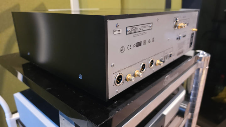 Mark Levinson No. 519 CD Audio Player & Music Streamer & DAC w Remote & Box EXCELLENT