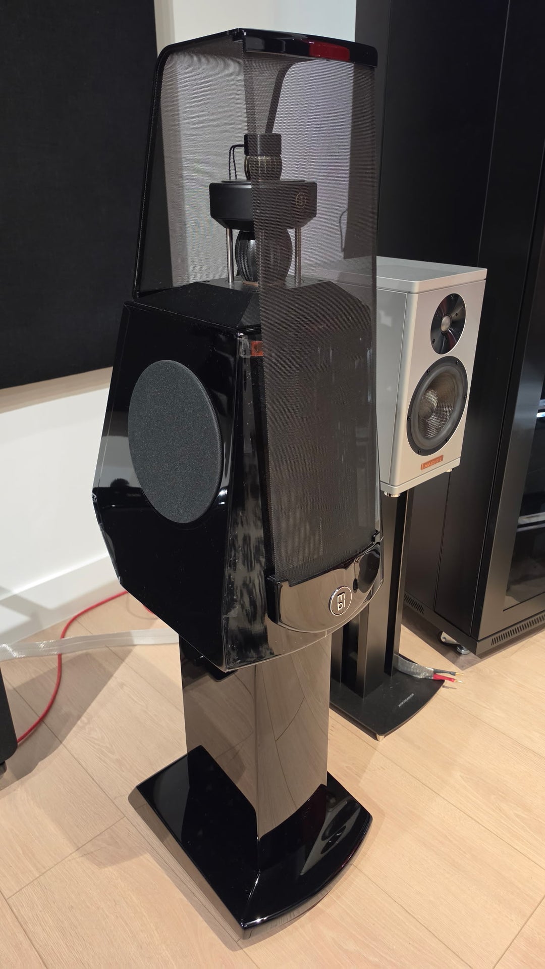 MBL Radialstrahler 120 Loudspeakers Speakers in Gloss Black EXCELLENT