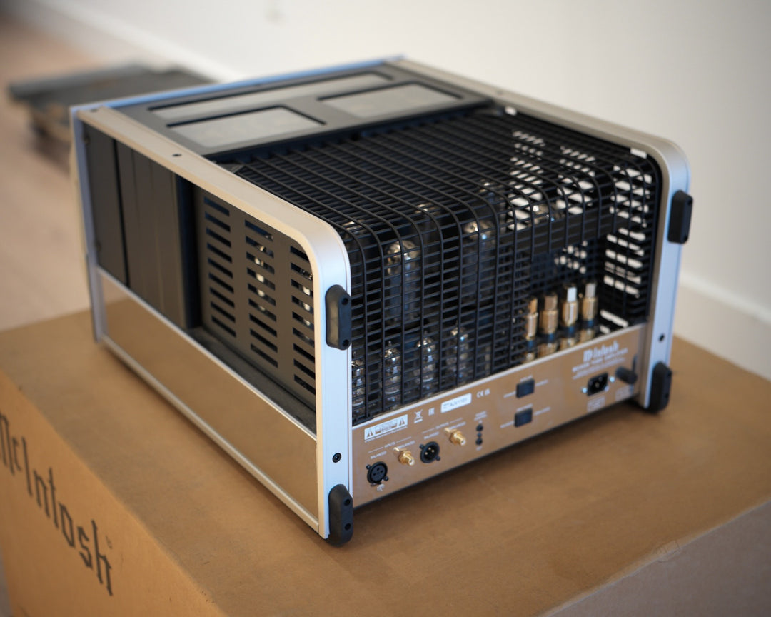 McIntosh MC3500 Monoblock Amplifier Pair with Boxes Serial AJV1100 & AJV1101 EXCELLENT