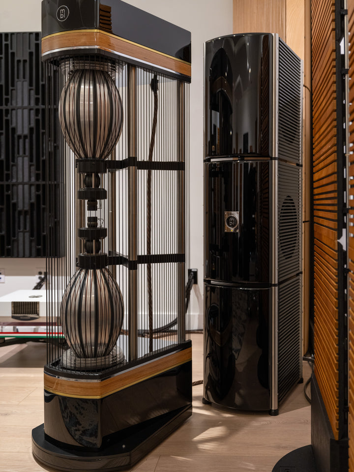 MBL Radialstrahler 101 X-Treme MKII Full-Range Speakers with Bass Towers in Gloss Black w Crates EXCELLENT STORE DEMO