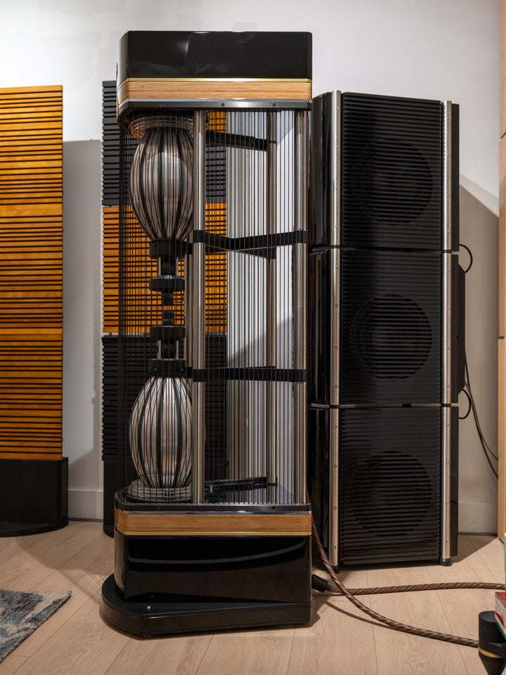 MBL Radialstrahler 101 X-Treme MKII Full-Range Speakers with Bass Towers in Gloss Black w Crates EXCELLENT STORE DEMO
