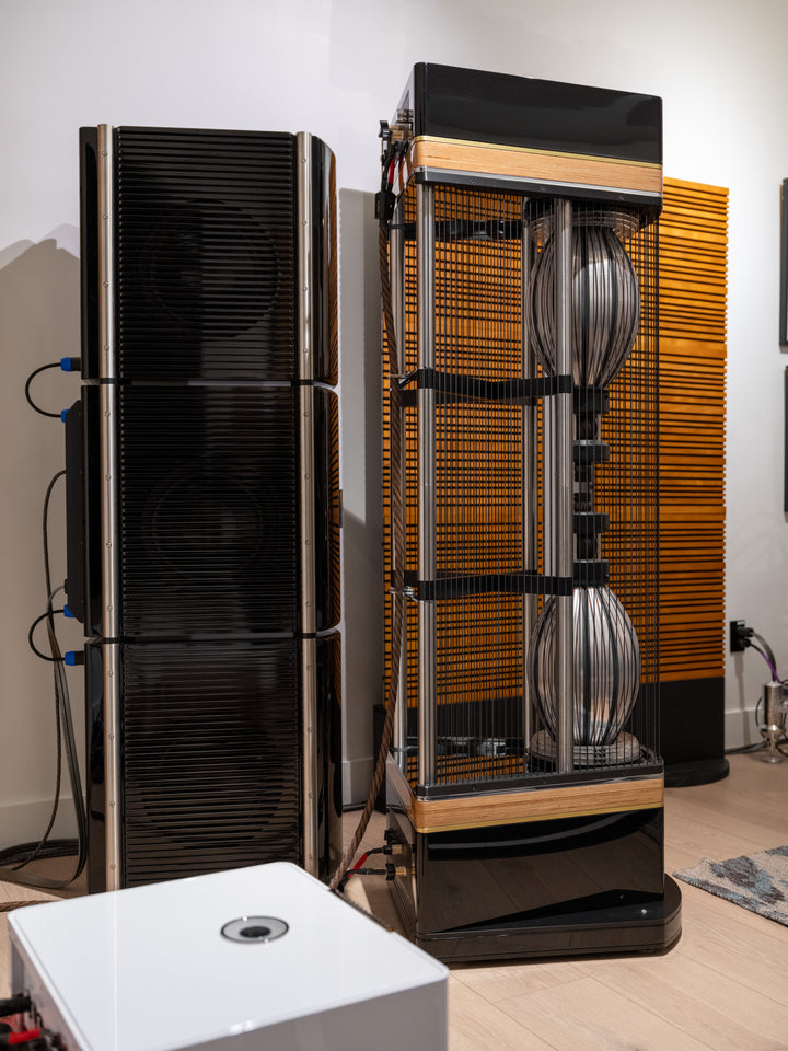 MBL Radialstrahler 101 X-Treme MKII Full-Range Speakers with Bass Towers in Gloss Black w Crates EXCELLENT STORE DEMO