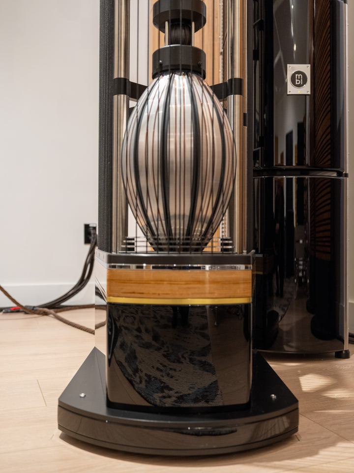MBL Radialstrahler 101 X-Treme MKII Full-Range Speakers with Bass Towers in Gloss Black w Crates EXCELLENT STORE DEMO