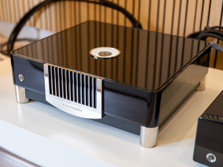 MBL N15 Noble Line Monoblock Power Amplifier Pair in Gloss Black w Box EXCELLENT STORE DEMO