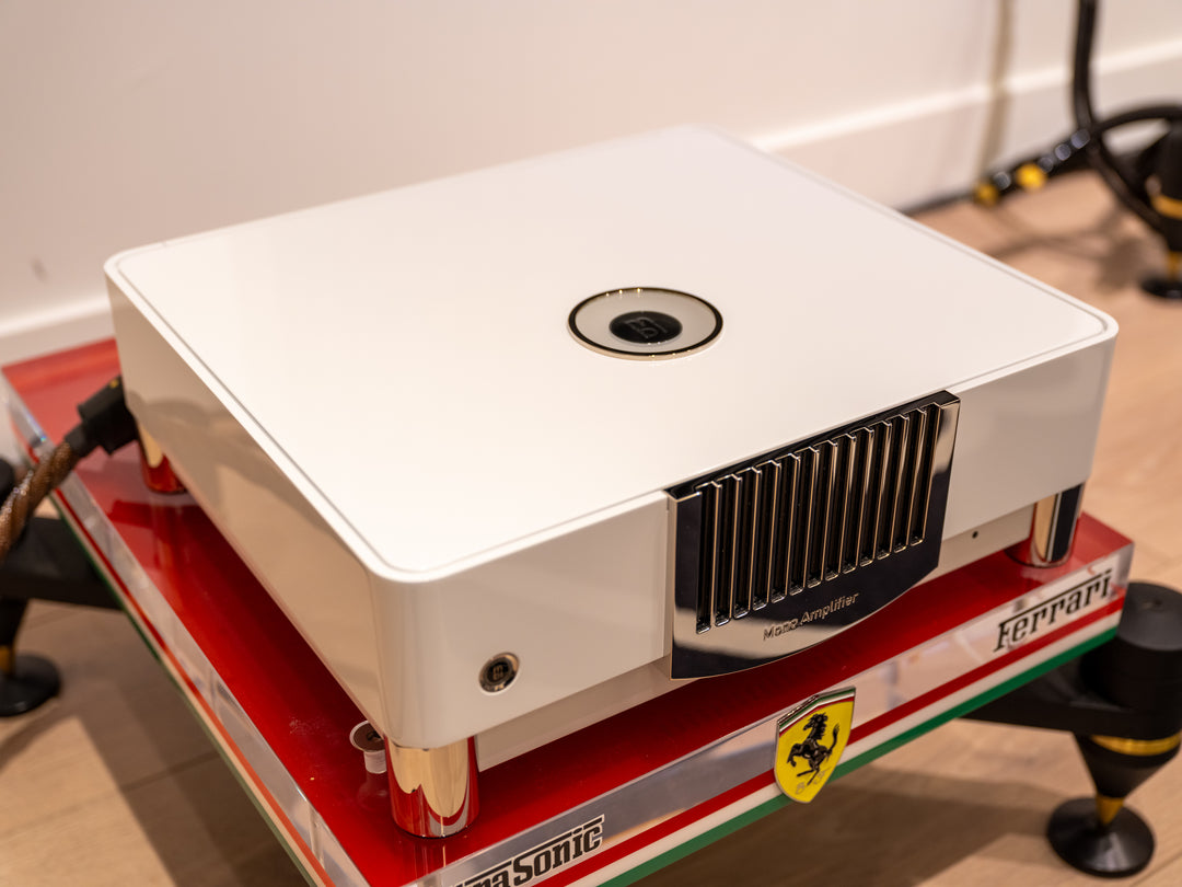 MBL N15 Noble Line Monoblock Power Amplifier Pair in Gloss White w Box EXCELLENT STORE DEMO
