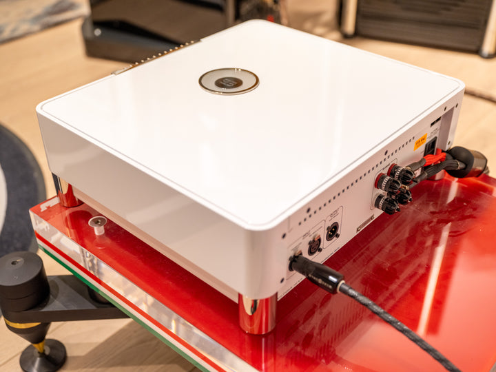 MBL N15 Noble Line Monoblock Power Amplifier Pair in Gloss White w Box EXCELLENT STORE DEMO