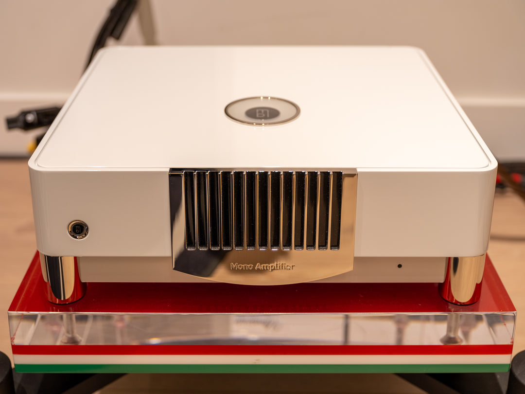 MBL N15 Noble Line Monoblock Power Amplifier Pair in Gloss White w Box EXCELLENT STORE DEMO