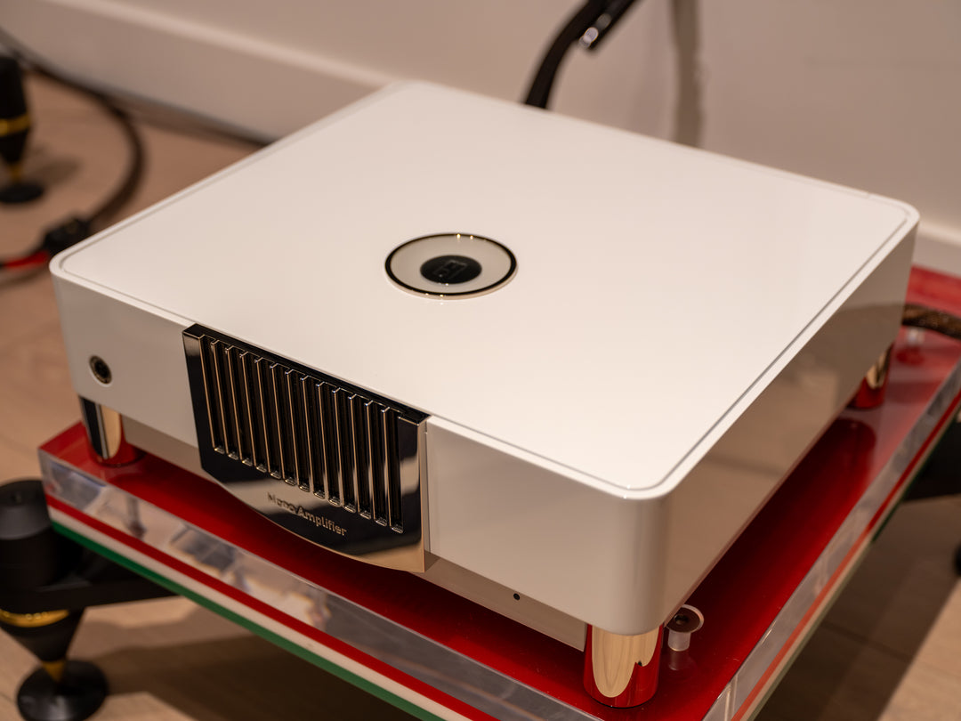 MBL N15 Noble Line Monoblock Power Amplifier Pair in Gloss White w Box EXCELLENT STORE DEMO