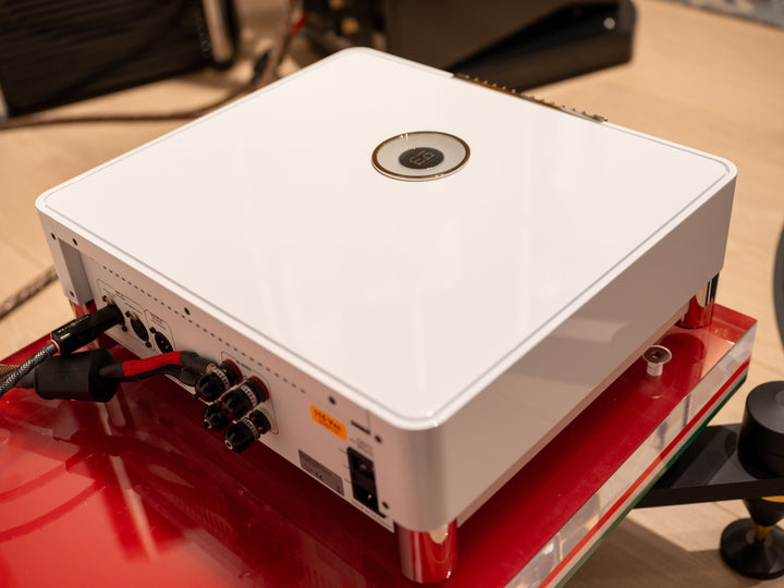 MBL N15 Noble Line Monoblock Power Amplifier Pair in Gloss White w Box EXCELLENT STORE DEMO