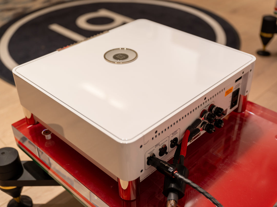 MBL N15 Noble Line Monoblock Power Amplifier Pair in Gloss White w Box EXCELLENT STORE DEMO