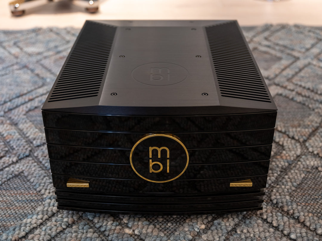 MBL 9008 A Monoblock Amplifier Pair in Black w Boxes MINT STORE DEMO