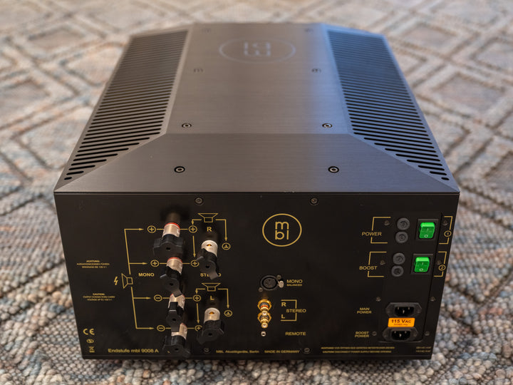 MBL 9008 A Monoblock Amplifier Pair in Black w Boxes MINT STORE DEMO