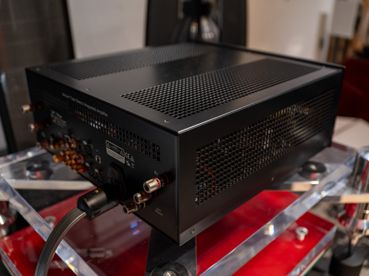 Thrax Enyo MkII Signature Vacuum Stereo Integrated Amplifier in Black w Box Serial 220129 VERY GOOD