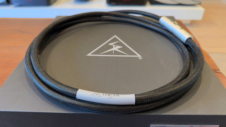 Shunyata Research Theta XLR Interconnect Cables Pair 2.5M Serial THT-1590 & THT-1591 EXCELLENT
