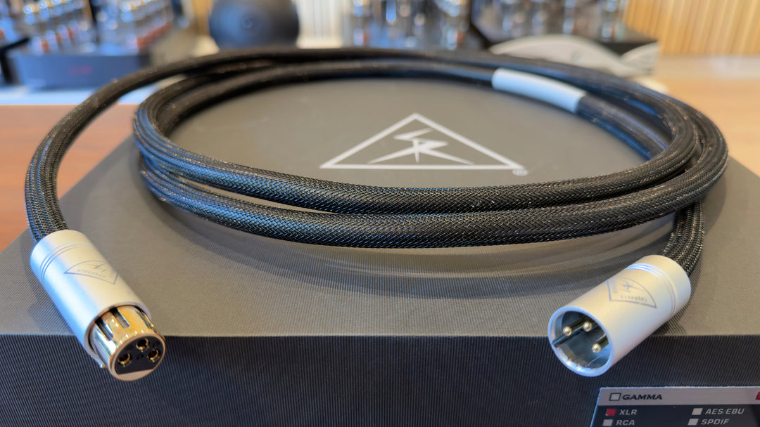 Shunyata Research Theta XLR Interconnect Cables Pair 2.5M Serial THT-1590 & THT-1591 EXCELLENT