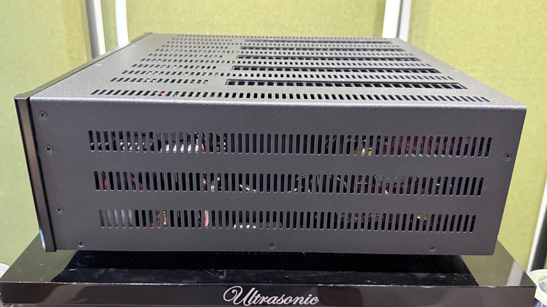Anthem MCA 525 5-Channel Power Amplifier in Black w Box EXCELLENT