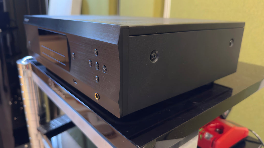 Oppo Ultra HD Blu-Ray Bluray & DVD Disc Player UDP-205 with Power Supply Upgrade and Region Free Upgrade with Remote and Box EXCELLENT