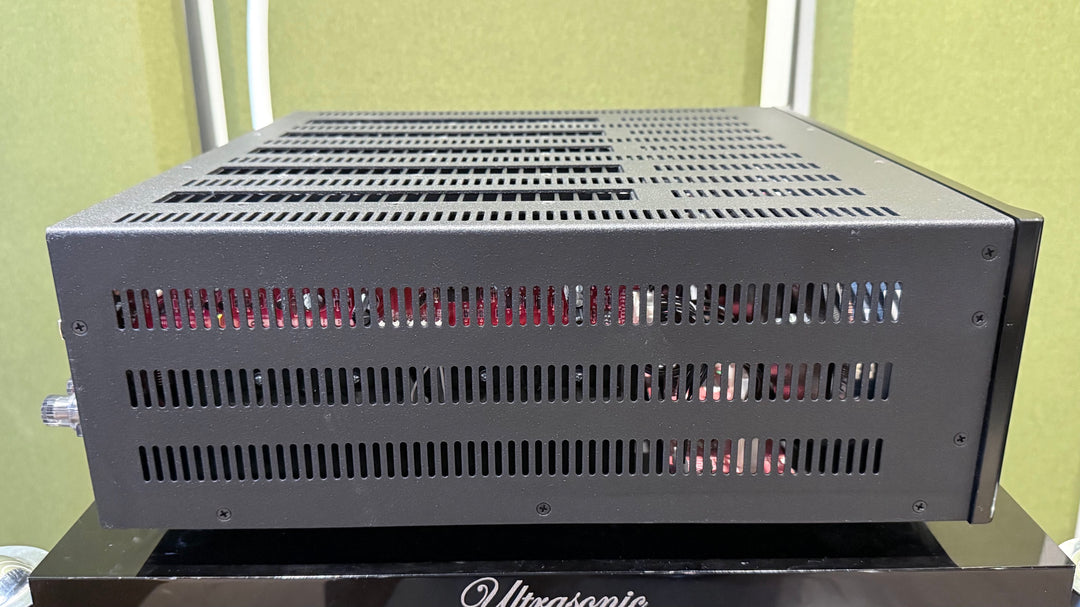 Anthem MCA 525 5-Channel Power Amplifier in Black w Box EXCELLENT