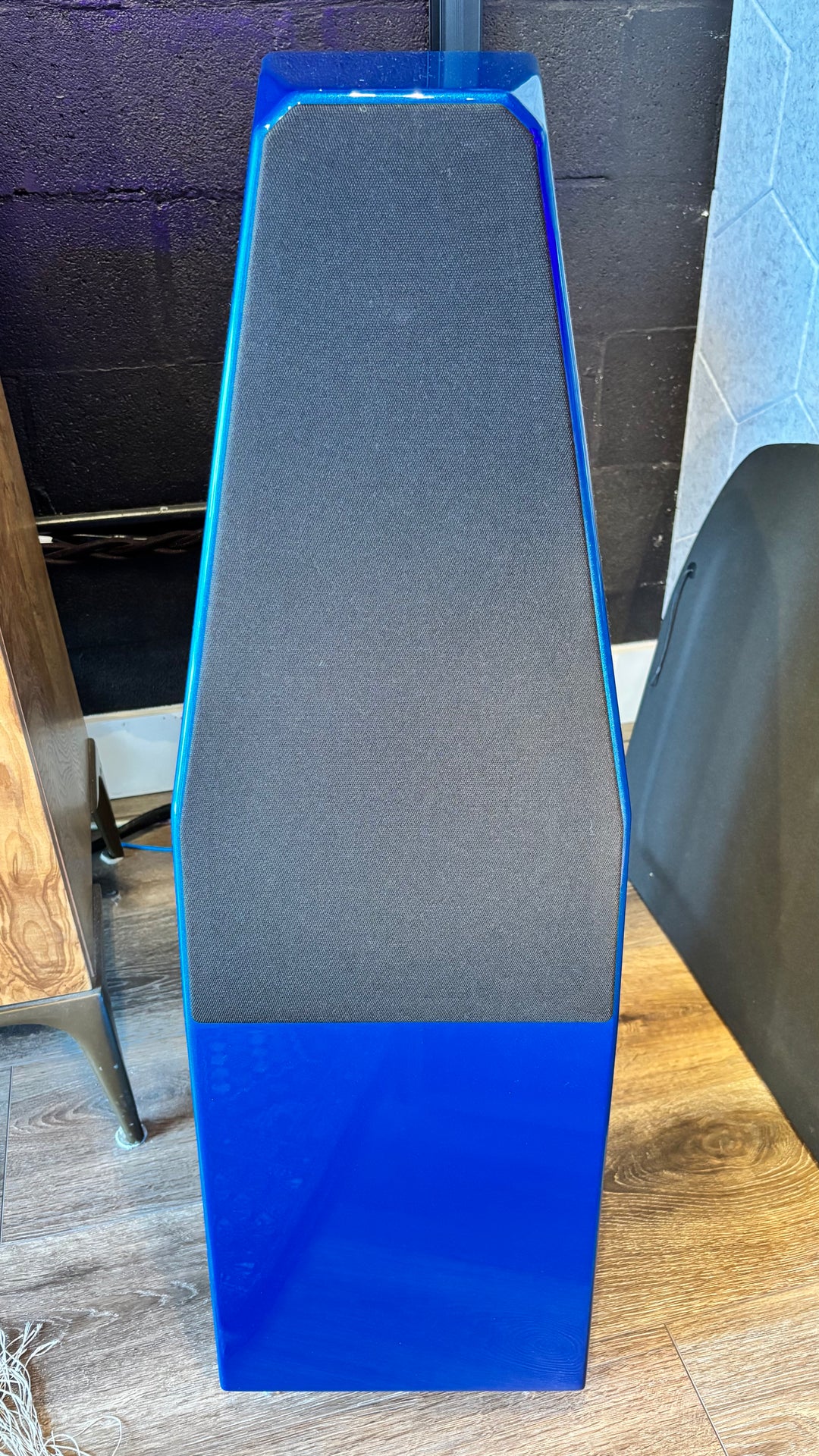 Wilson Audio Sabrina X Full Range Speakers in Blue Corsa EXCELLENT