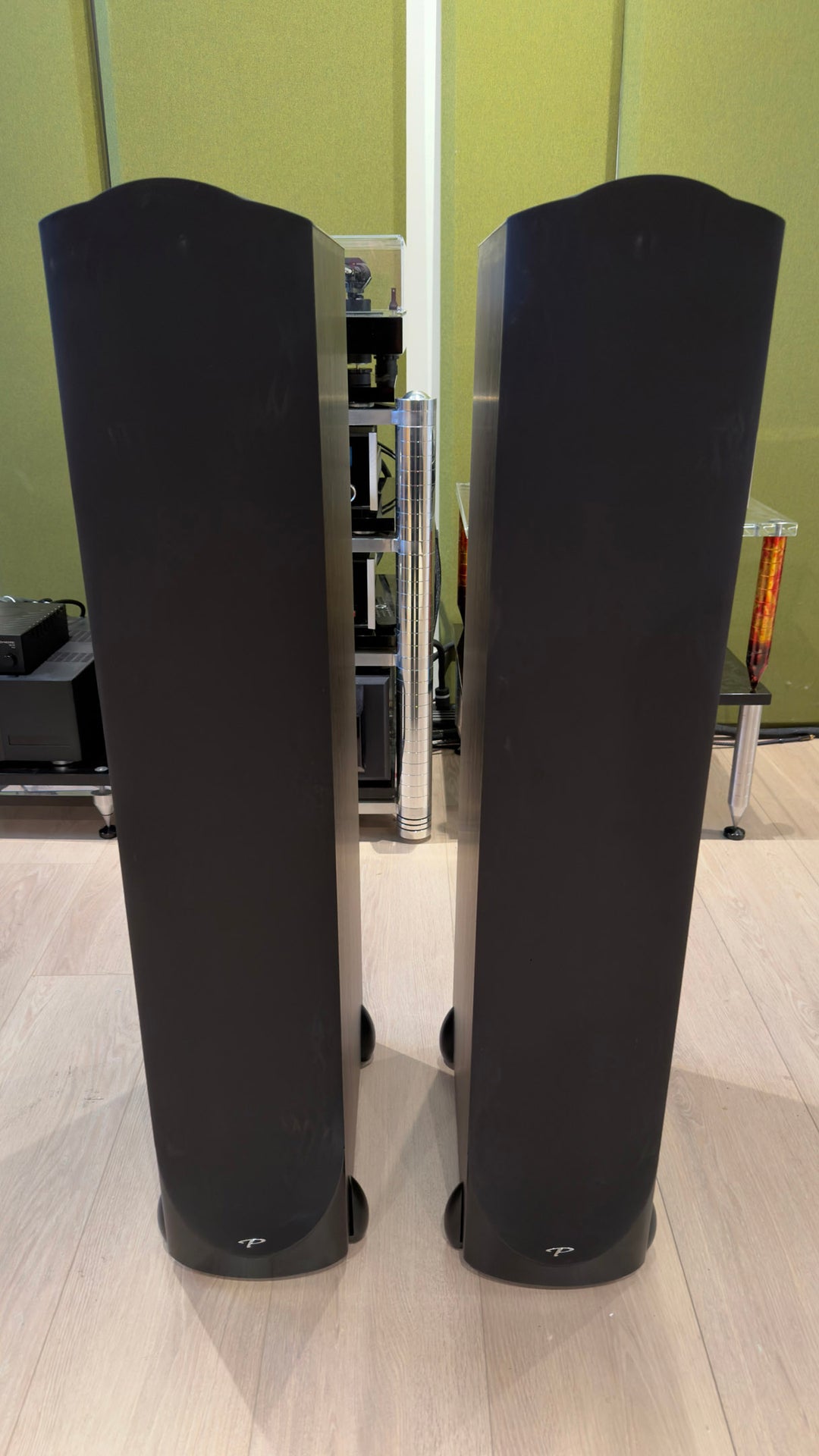 Paradigm Studio 100 v3 Full Range Speakers in Black VERY GOOD