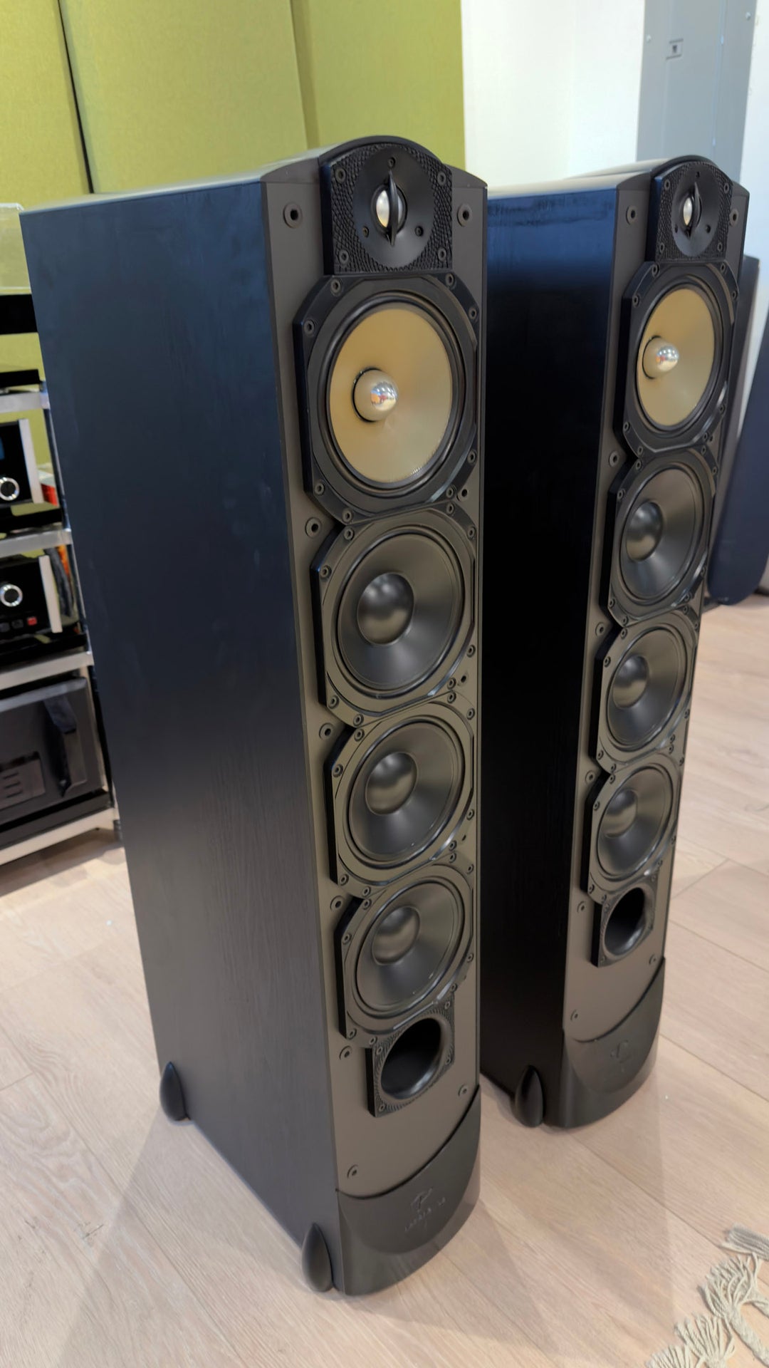 Paradigm Studio 100 v3 Full Range Speakers in Black VERY GOOD