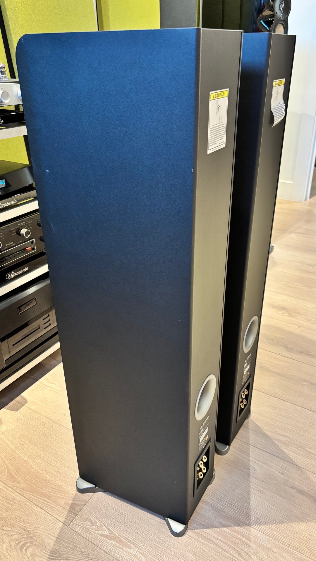 JBL ES80 Full Range Tower Speakers VERY GOOD