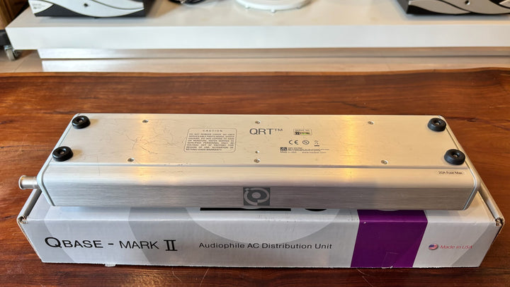 Nordost QRT QBase QB8 Mark II Power AC Distribution Unit EXCELLENT