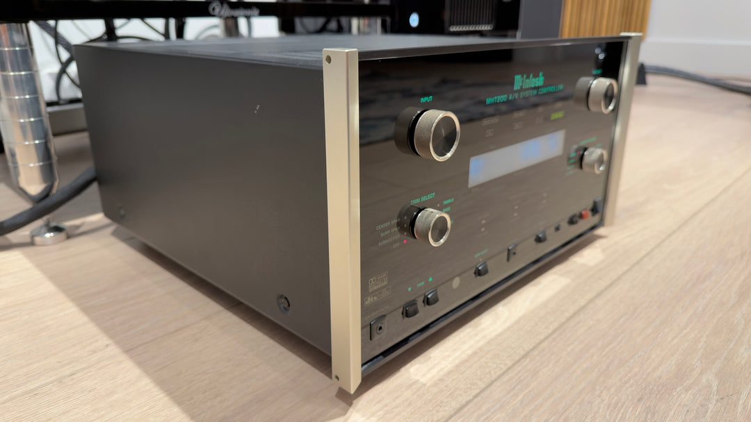 McIntosh MHT200 7 Channel A/V System Controller with Remote & Box 220V EXCELLENT