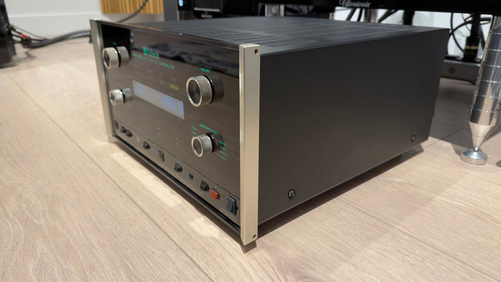 McIntosh MHT200 7 Channel A/V System Controller with Remote & Box 220V EXCELLENT