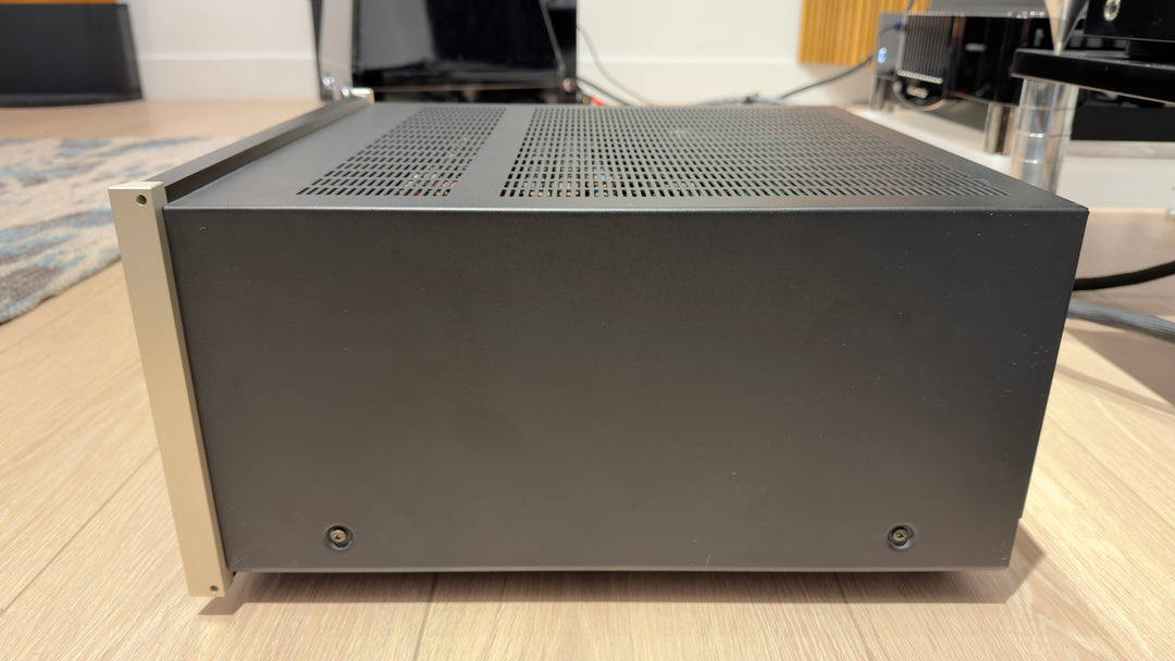 McIntosh MHT200 7 Channel A/V System Controller with Remote & Box 220V EXCELLENT