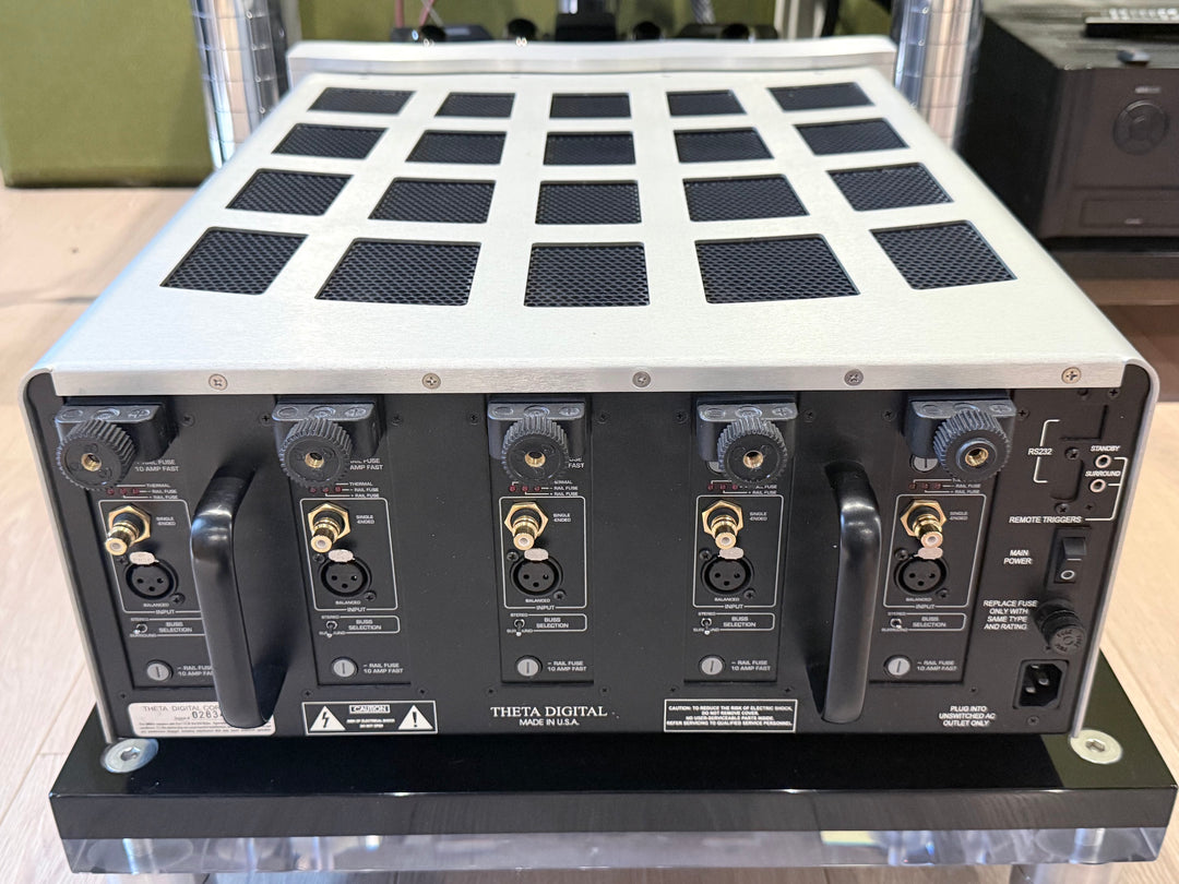 Theta Digital Dreadnaught II 5-Channel Power Amplifier in Silver w Box EXCELLENT