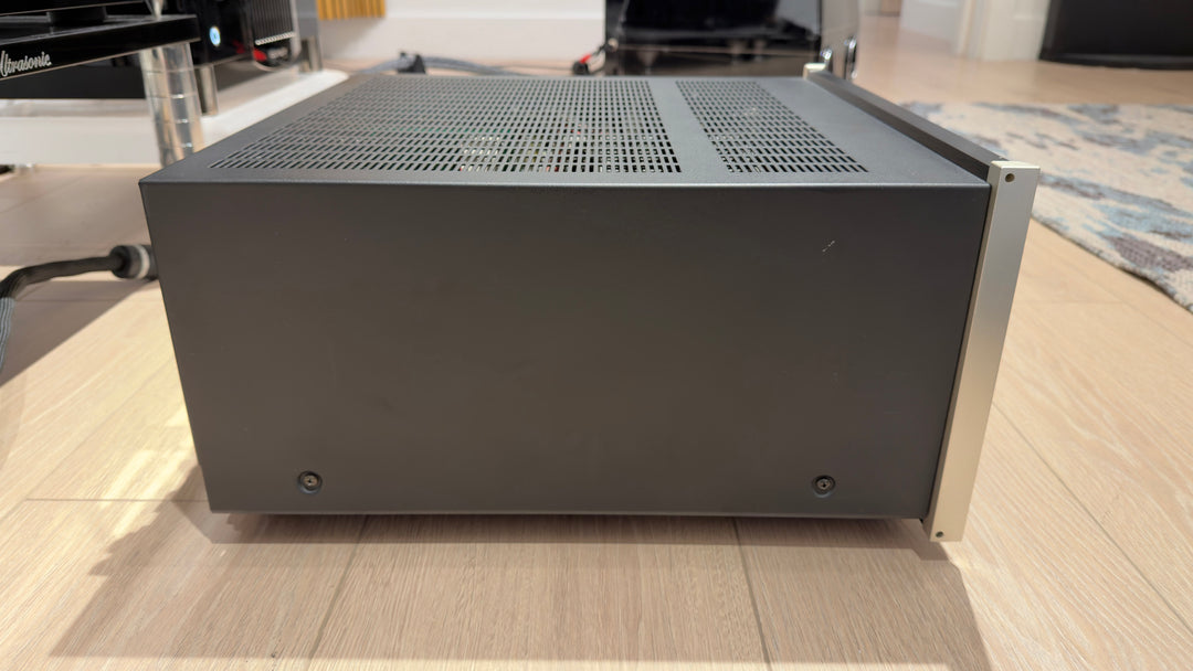 McIntosh MHT200 7 Channel A/V System Controller with Remote & Box 220V EXCELLENT