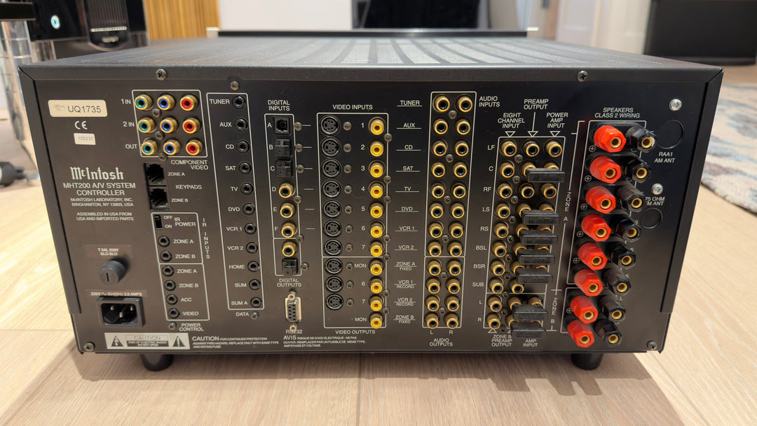 McIntosh MHT200 7 Channel A/V System Controller with Remote & Box 220V EXCELLENT