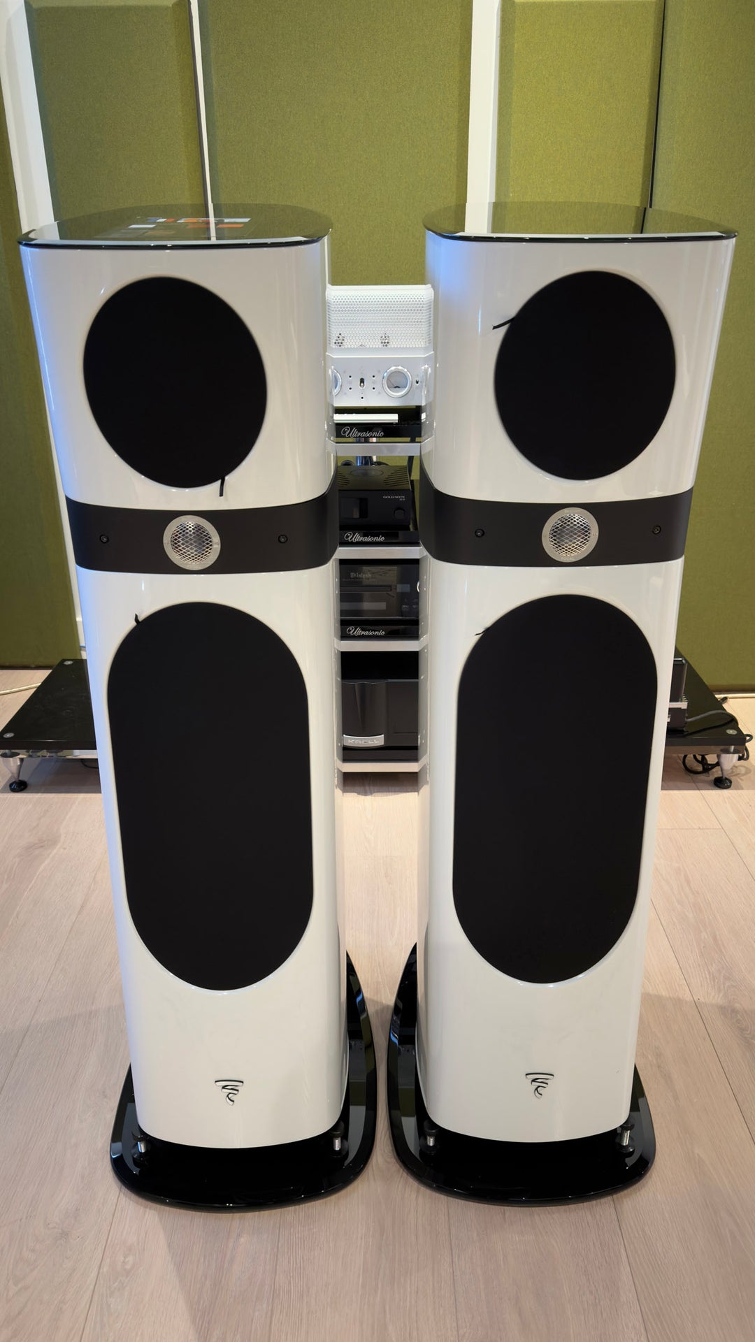 Focal Sopra N3 Full Range Speakers in Gloss White with Grills EXCELLENT