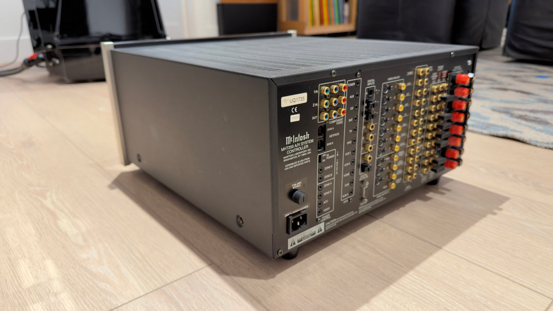 McIntosh MHT200 7 Channel A/V System Controller with Remote & Box 220V EXCELLENT