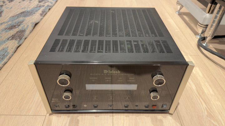 McIntosh MHT200 7 Channel A/V System Controller with Remote & Box 220V EXCELLENT