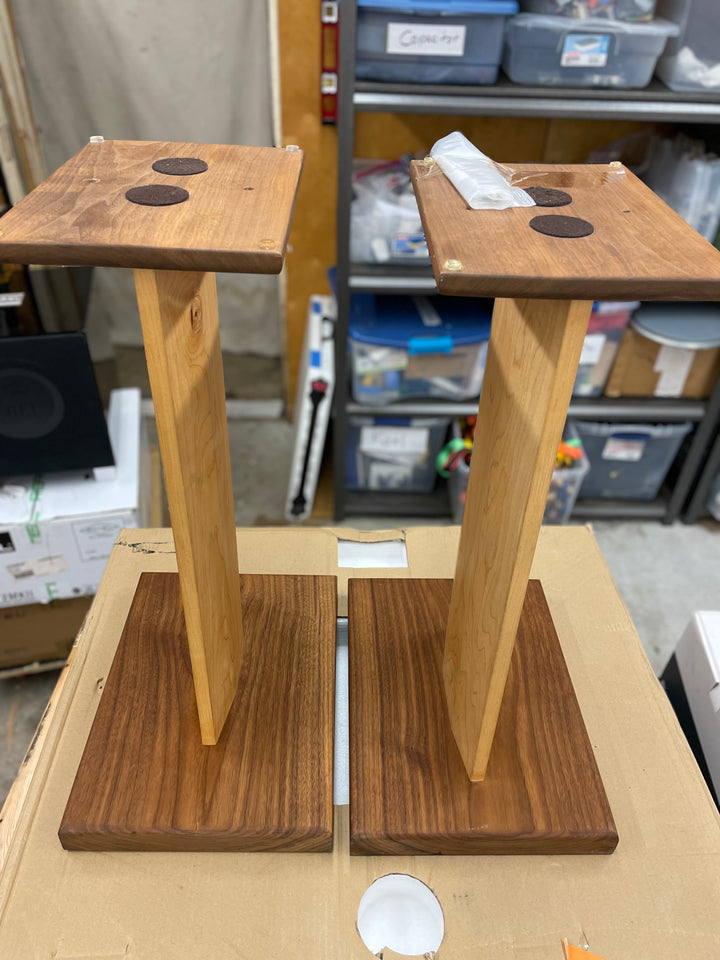 dc10audio Walnut Bookshelf Speaker Stands EXCELLENT