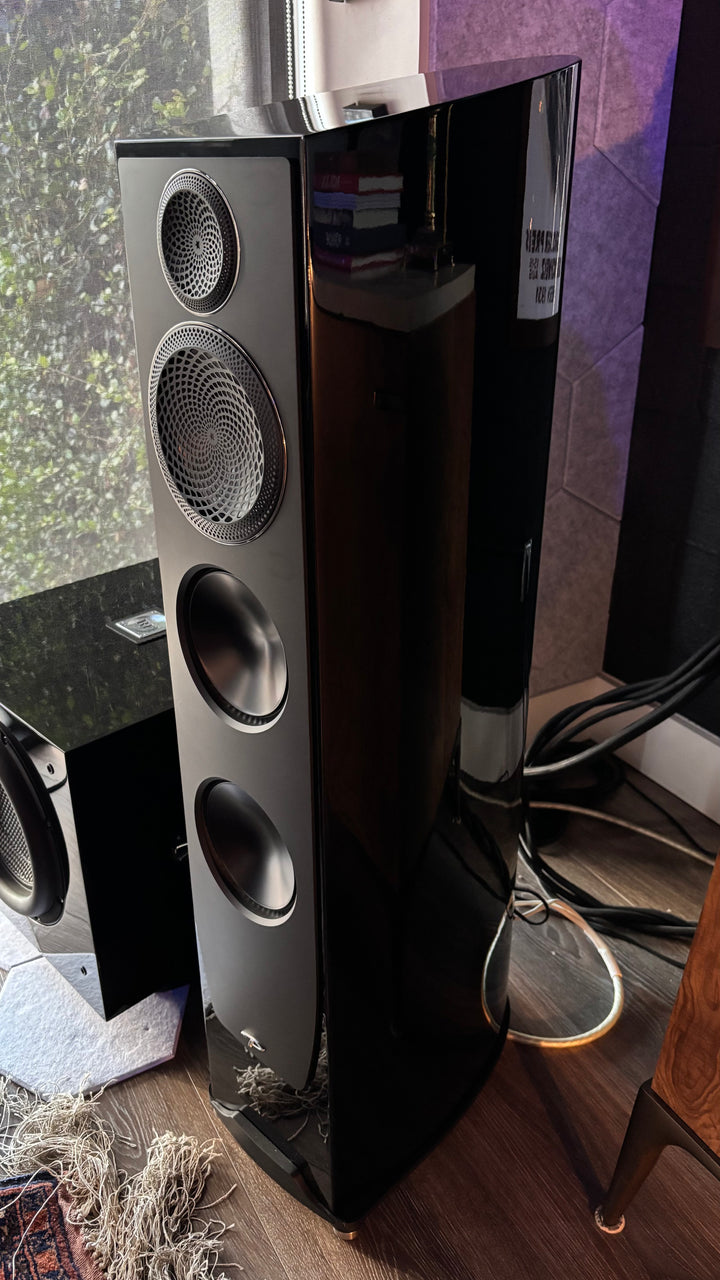 Paradigm Persona 3F Full Range Speakers in Gloss Black EXCELLENT