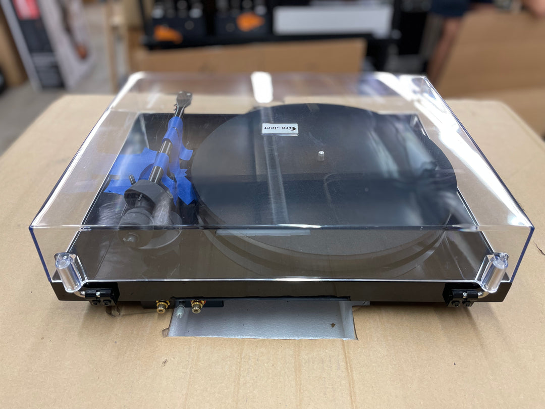 Pro-Ject Debut Carbon DC Turntable EXCELLENT No Cartridge